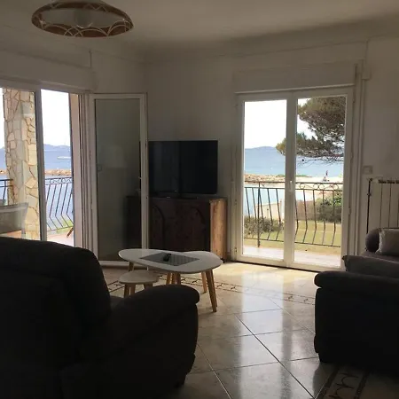Apartment Vue Avec Terrasse - 4 Pieces, 6 Pers, A 30m De La - Fr-1-335-92 Hyeres